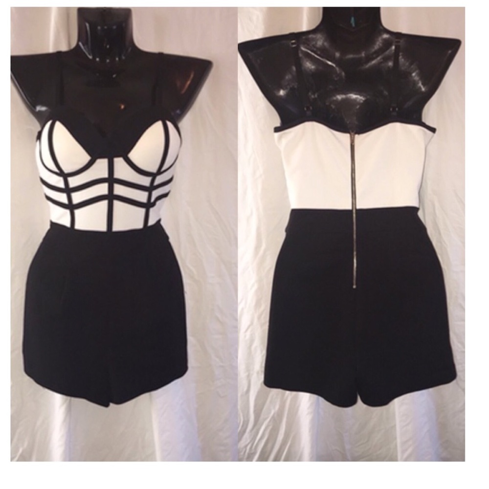 SOLD‼️ Nasty Gal Black & White Bustier Romper - Picture 4 of 5